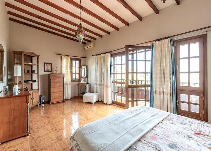 Gorgeous In Valsequillo de Gran Canaria